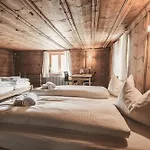 Weiss Kreuz Hotel Splügen