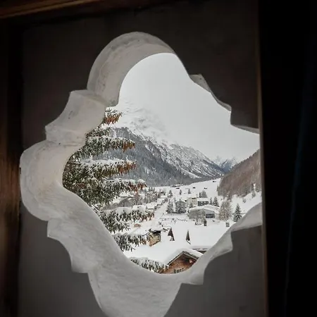 מלון Weiss Kreuz Splügen