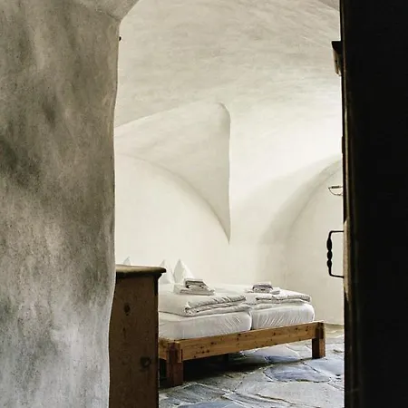 Weiss Kreuz מלון Splügen