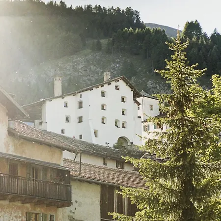 Weiss Kreuz Splügen