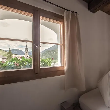 Weiss Kreuz 3* Splügen