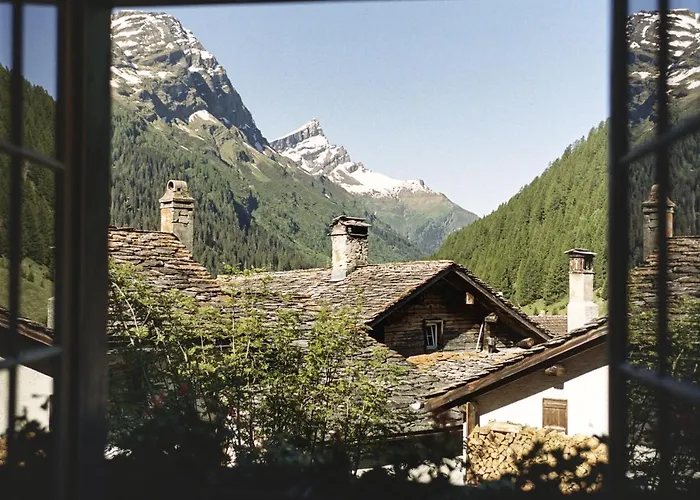 Weiss Kreuz Hotel 3*