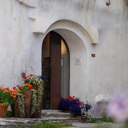 Weiss Kreuz 호텔 3*