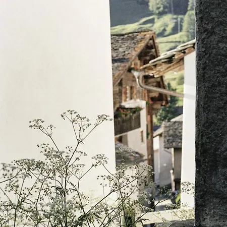 Weiss Kreuz 호텔 Splügen