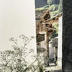 Weiss Kreuz Hotel Splügen
