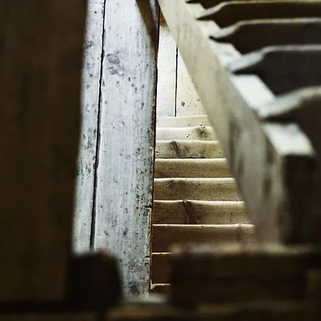 Weiss Kreuz מלון