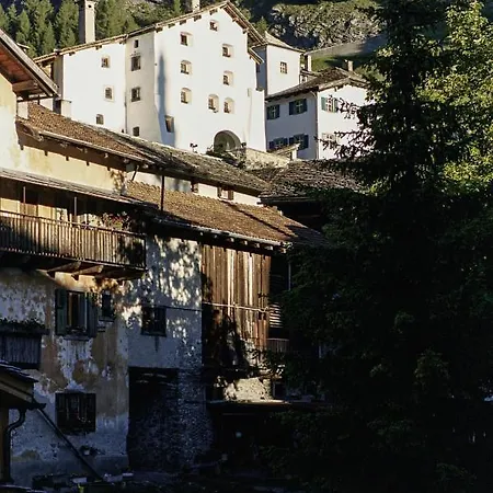 Hotel Weiss Kreuz 3*