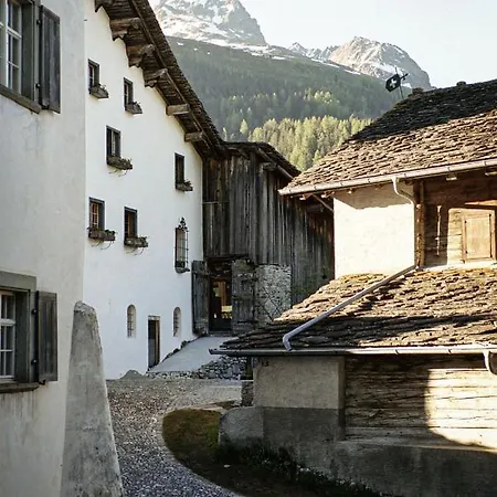 Weiss Kreuz Hotel