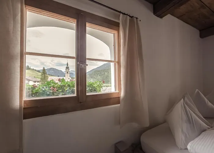 Weiss Kreuz 3* Splügen